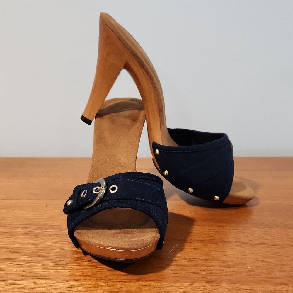 Elegant Navy Blue Heeled Sandals